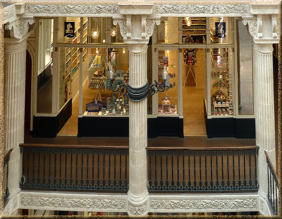 passage Pommeraye de Nantes, vitrine